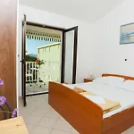 Apartments Marinko شقة *