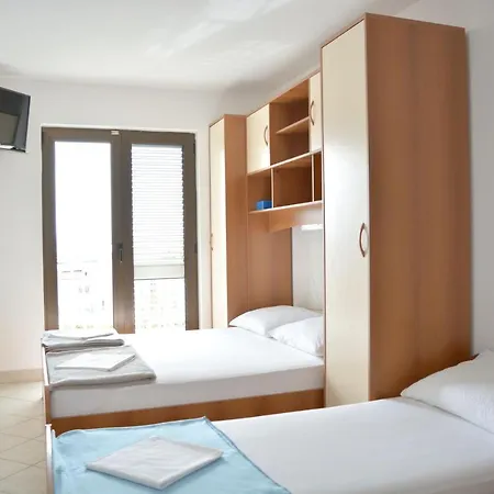 Apartments Marinko Apartment Promajna